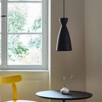 NYTA Pretty Long Pendelleuchte, schwarz matt