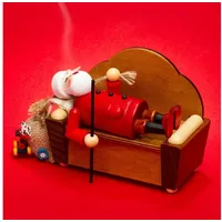 SIKORA schlafendes Holz Räuchermännchen auf dem Sofa - 3