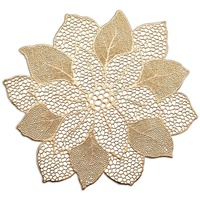 Zeller 26917 weihnachtliches, schickes Platzset Flower, PVC, Gold