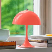 Louis Poulsen Panthella 250 Tischleuchte Coral