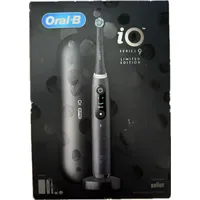 Oral-B iO Series 9 Black Onyx Special Edition 1