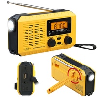 Infactory Solar- und Dynamo-Kurbel-Radio, LED-Licht, SOS, Powerbank, LCD-Display