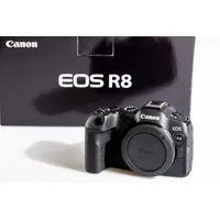 Canon EOS R8 Gehäuse + Akku + Ladegerät