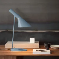 Louis Poulsen AJ Tischleuchte dusty blue