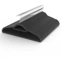Intirilife Platzsparende Kleiderbügel 50x SAMT SCHWARZ aus Kunststoff mit