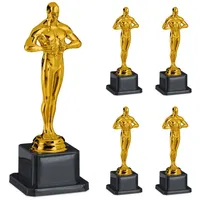 Relaxdays Siegerfigur, 5er Set, quadratischer Sockel, Figur mit Kranz,