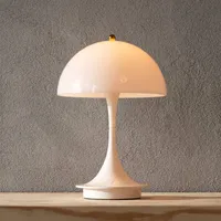 Louis Poulsen Panthella Portable V3 opal white