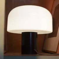 Flos Bellhop Tischleuchte, braun