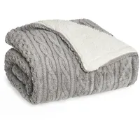 Blumtal Kuscheldecke 130x150 cm mit Zopfstrick-Optik - Oeko-TEX zertifizierte