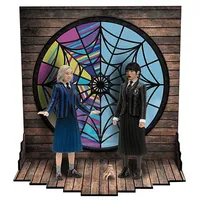 Mezco Toys Wednesday 5 Points Figurenset Enid Actionfiguren